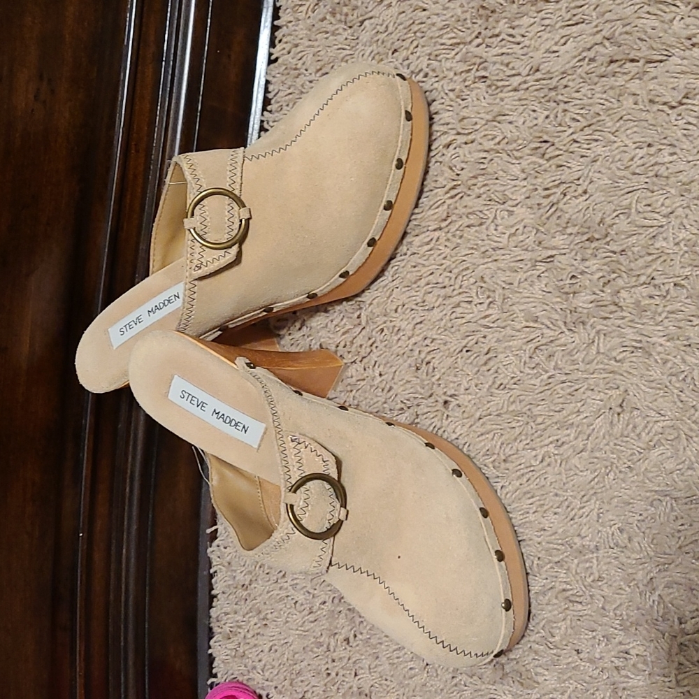 Steve madden suede clog heels